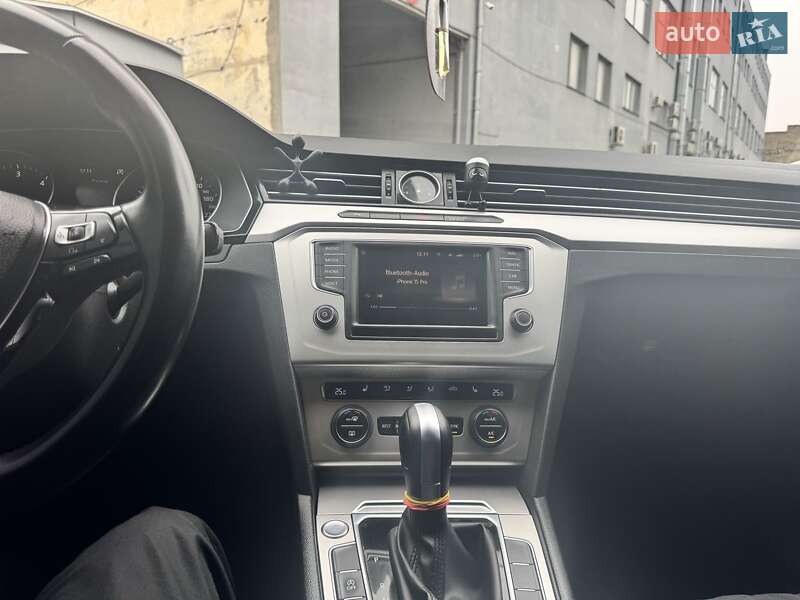 Універсал Volkswagen Passat 2015 в Одесі