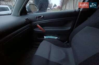 Седан Volkswagen Passat 2004 в 