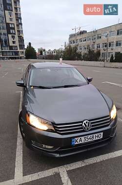 Седан Volkswagen Passat 2015 в Києві