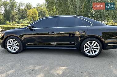 Седан Volkswagen Passat 2015 в Лозовой