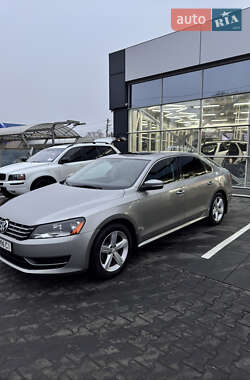 Седан Volkswagen Passat 2012 в Луцьку