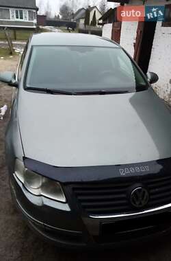 Седан Volkswagen Passat 2005 в Луцьку