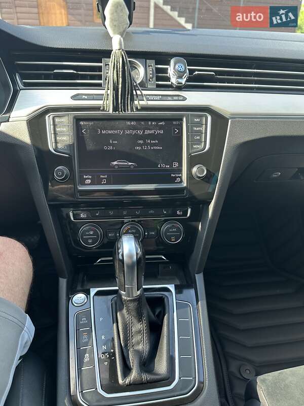 Седан Volkswagen Passat 2016 в Києві