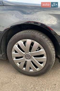 Седан Volkswagen Passat 2009 в Харкові