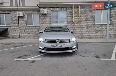 Седан Volkswagen Passat 2012 в Києві