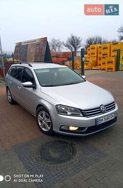 Універсал Volkswagen Passat 2011 в Сумах