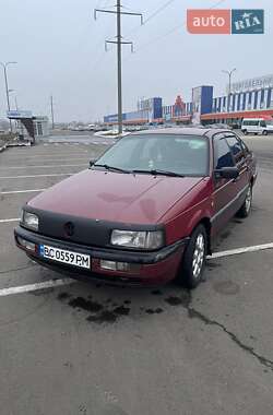 Седан Volkswagen Passat 1990 в Луцьку