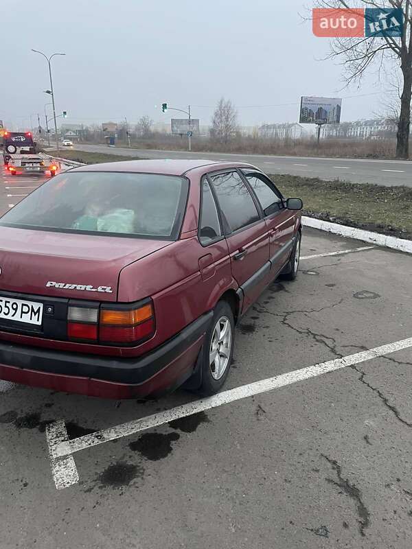 Седан Volkswagen Passat 1990 в Луцке