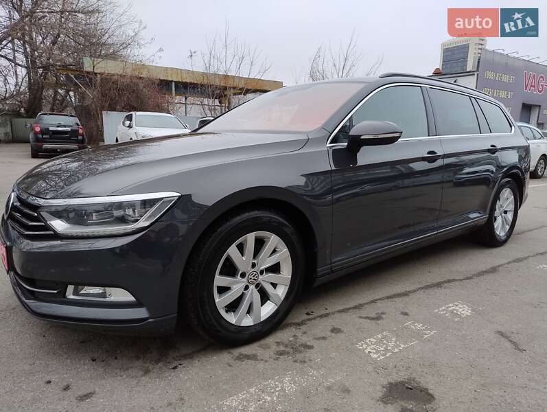 Универсал Volkswagen Passat 2019 в Киеве фото 4 Универсал Volkswagen Passat 2019 в Киеве
