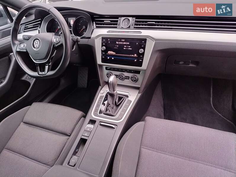 Универсал Volkswagen Passat 2019 в Киеве фото 34 Универсал Volkswagen Passat 2019 в Киеве
