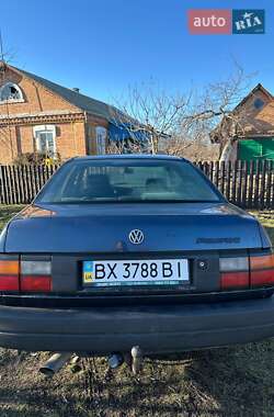 Седан Volkswagen Passat 1988 в Любаре