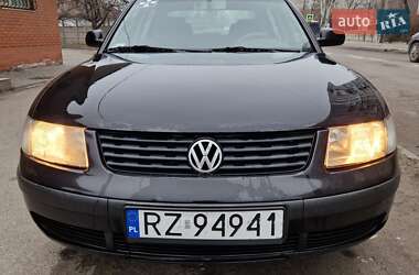 Седан Volkswagen Passat 2001 в Дніпрі