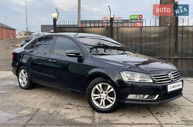 Седан Volkswagen Passat 2011 в Києві