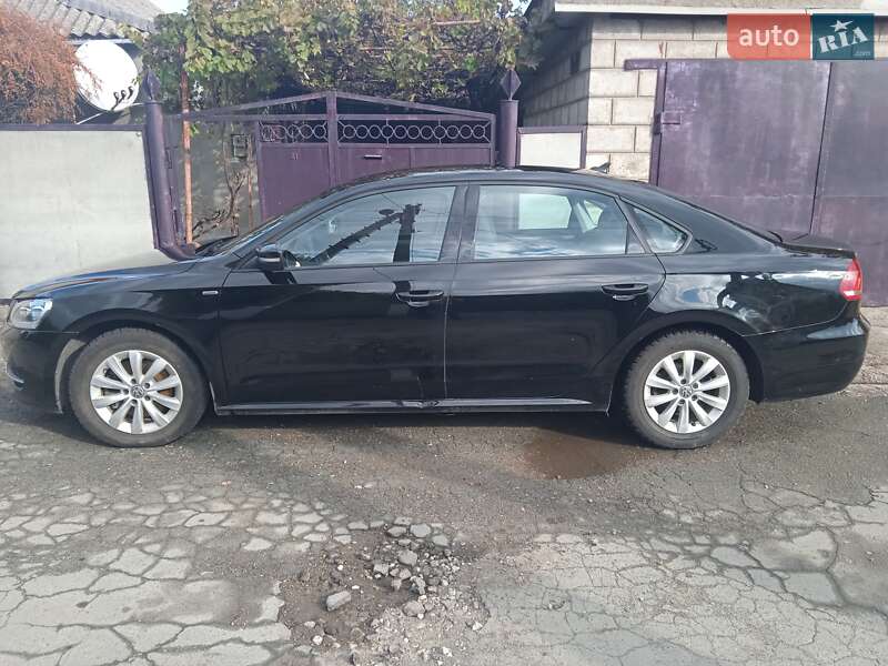 Седан Volkswagen Passat 2015 в Днепре