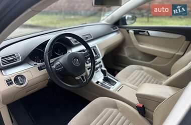 Универсал Volkswagen Passat 2012 в Ровно