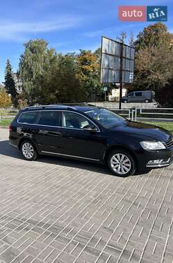 Універсал Volkswagen Passat 2012 в Тернополі