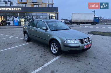 Седан Volkswagen Passat 2002 в Луцьку