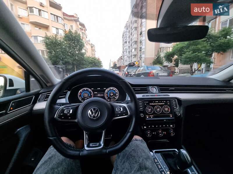Универсал Volkswagen Passat 2016 в Киеве фото 15 Универсал Volkswagen Passat 2016 в Киеве