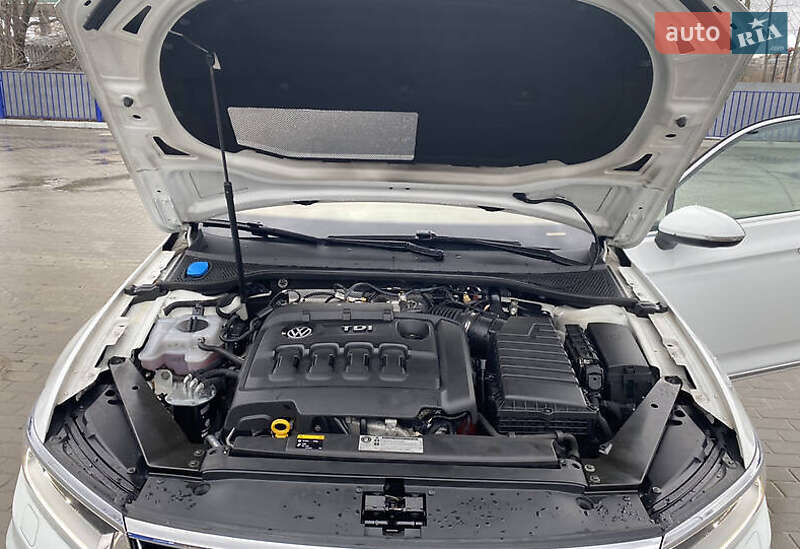 Универсал Volkswagen Passat 2016 в Киеве фото 11 Универсал Volkswagen Passat 2016 в Киеве