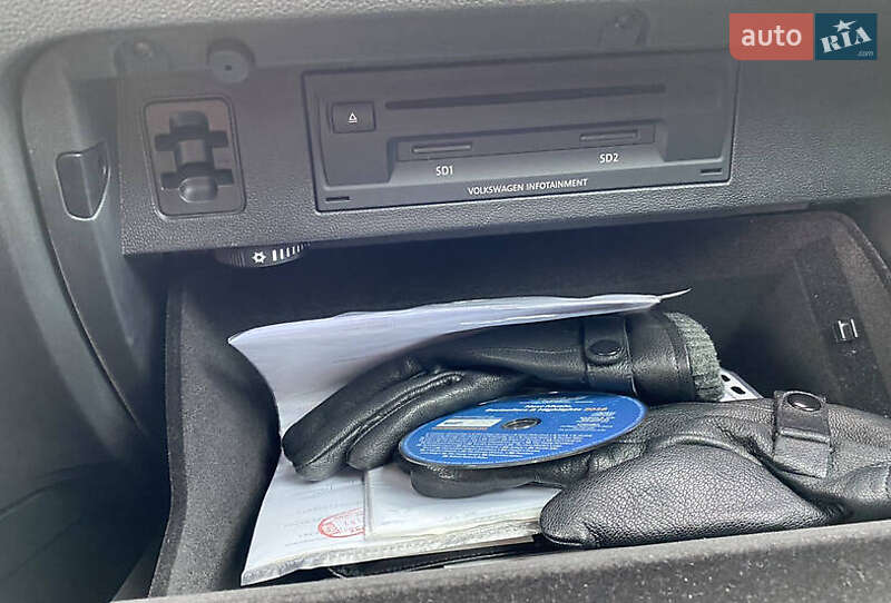Универсал Volkswagen Passat 2016 в Киеве фото 18 Универсал Volkswagen Passat 2016 в Киеве