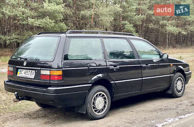 Універсал Volkswagen Passat 1993 в Харкові