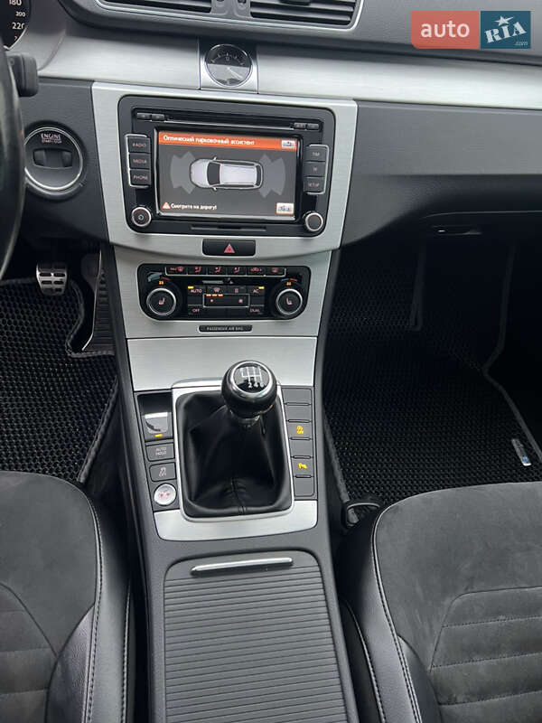 Універсал Volkswagen Passat 2011 в Львові