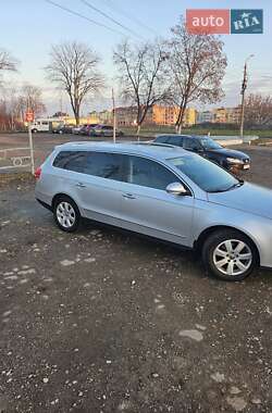 Універсал Volkswagen Passat 2009 в Чернівцях