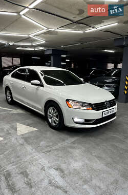 Седан Volkswagen Passat 2014 в Одессе