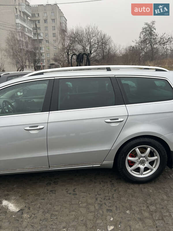 Універсал Volkswagen Passat 2011 в Львові