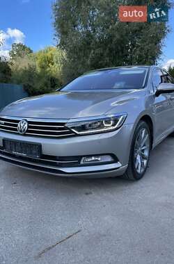 Седан Volkswagen Passat 2017 в Києві