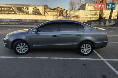 Седан Volkswagen Passat 2007 в Києві