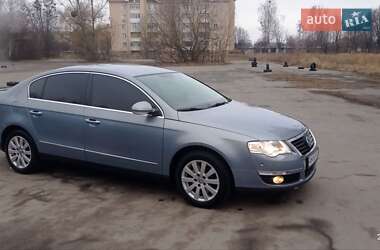 Седан Volkswagen Passat 2010 в Звягеле