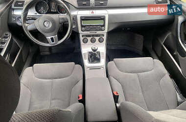 Универсал Volkswagen Passat 2009 в Киеве