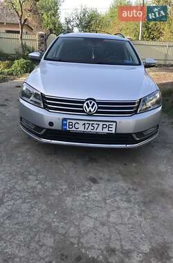 Універсал Volkswagen Passat 2011 в Саврані