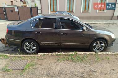 Седан Volkswagen Passat 2005 в Чернівцях