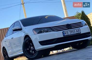 Седан Volkswagen Passat 2014 в Днепре