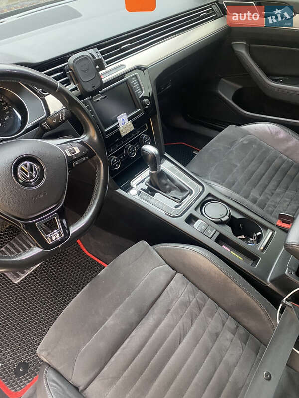 Универсал Volkswagen Passat 2016 в Хусте