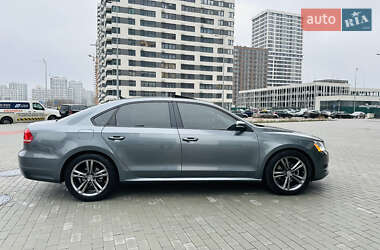 Седан Volkswagen Passat 2013 в Києві