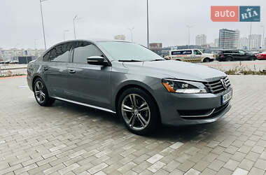 Седан Volkswagen Passat 2013 в Києві