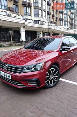 Седан Volkswagen Passat 2017 в Києві