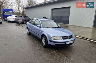 Седан Volkswagen Passat 2000 в Дударкові