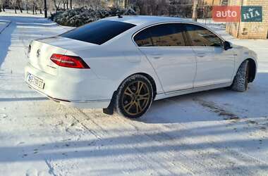 Седан Volkswagen Passat 2015 в 