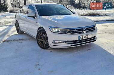 Седан Volkswagen Passat 2015 в 
