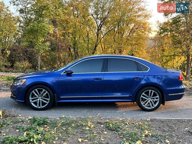 Седан Volkswagen Passat 2016 в Полтаві