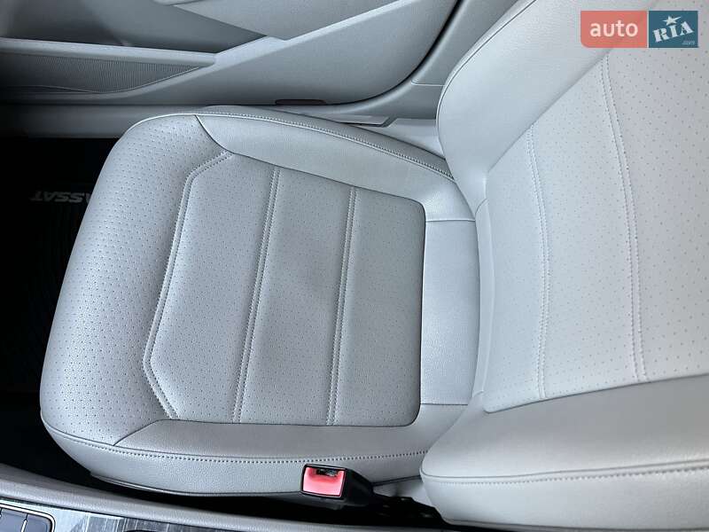 Седан Volkswagen Passat 2016 в Полтаві