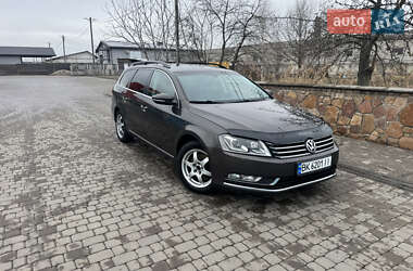 Універсал Volkswagen Passat 2012 в Березному