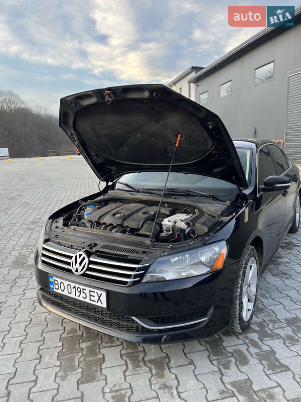 Седан Volkswagen Passat 2012 в Тернополі