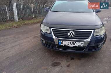 Седан Volkswagen Passat 2005 в Дубні