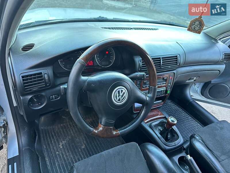 Седан Volkswagen Passat 2003 в Конотопе