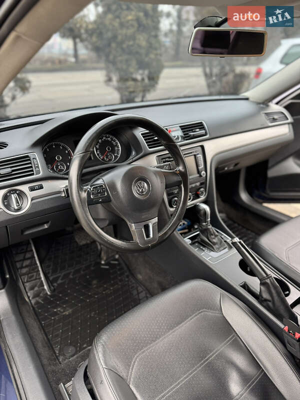 Седан Volkswagen Passat 2015 в Хмельницькому